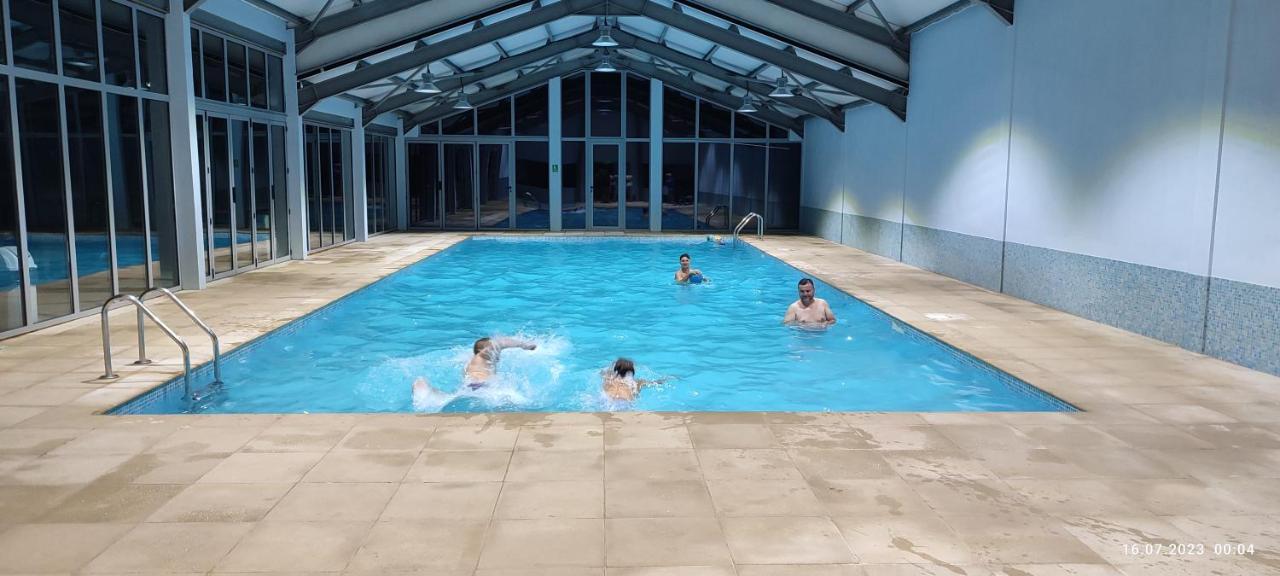 Hotel Aquacool à Crasna  Extérieur photo