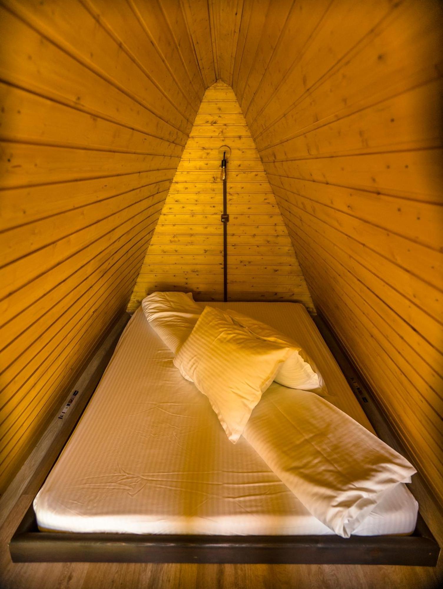 Hotel Aquacool à Crasna  Extérieur photo