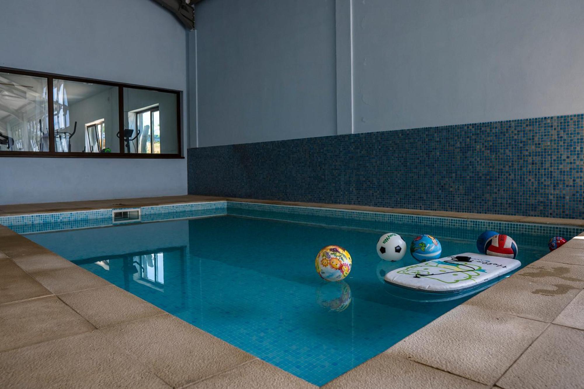 Hotel Aquacool à Crasna  Extérieur photo