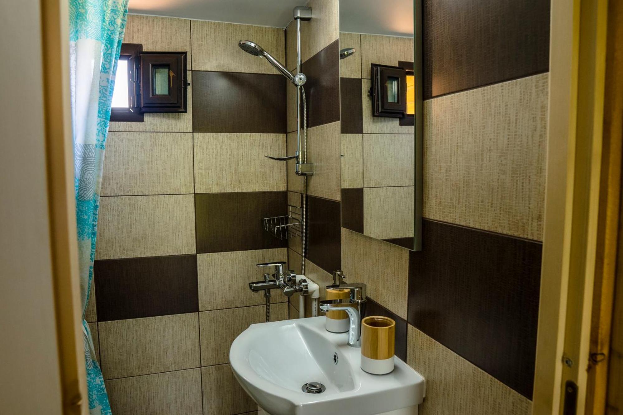 Hotel Aquacool à Crasna  Extérieur photo