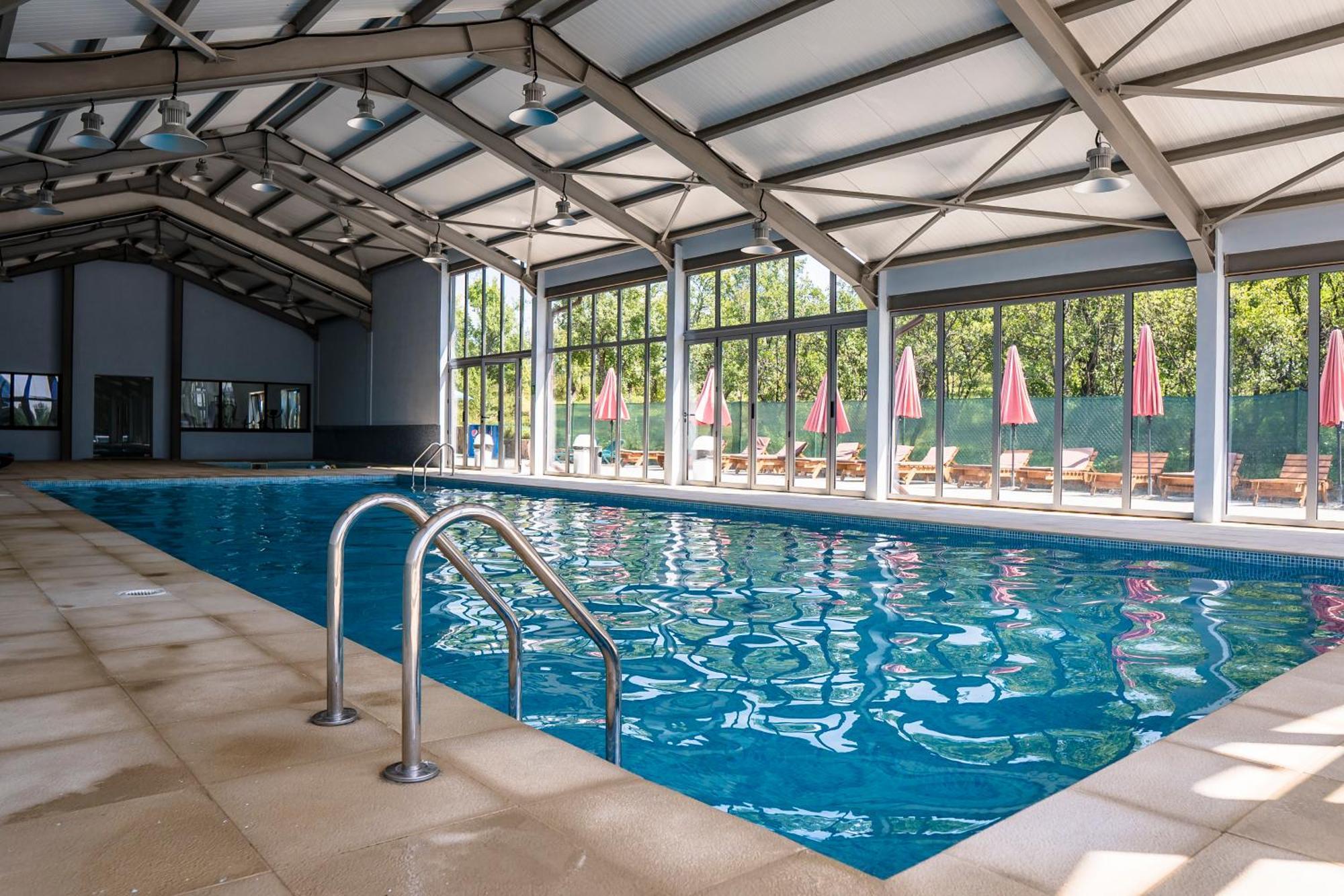 Hotel Aquacool à Crasna  Extérieur photo